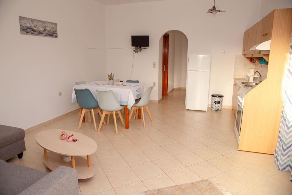 εξοχη και θαλασσα Apartament Makrýgialos